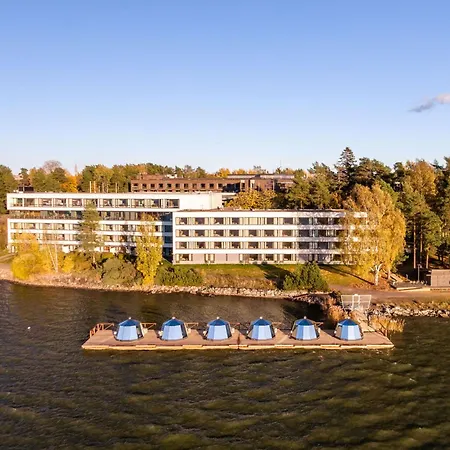 Hilton Kalastajatorppa Готель Гельсінкі