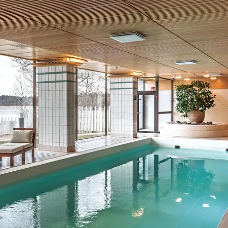 Hilton Kalastajatorppa Готель